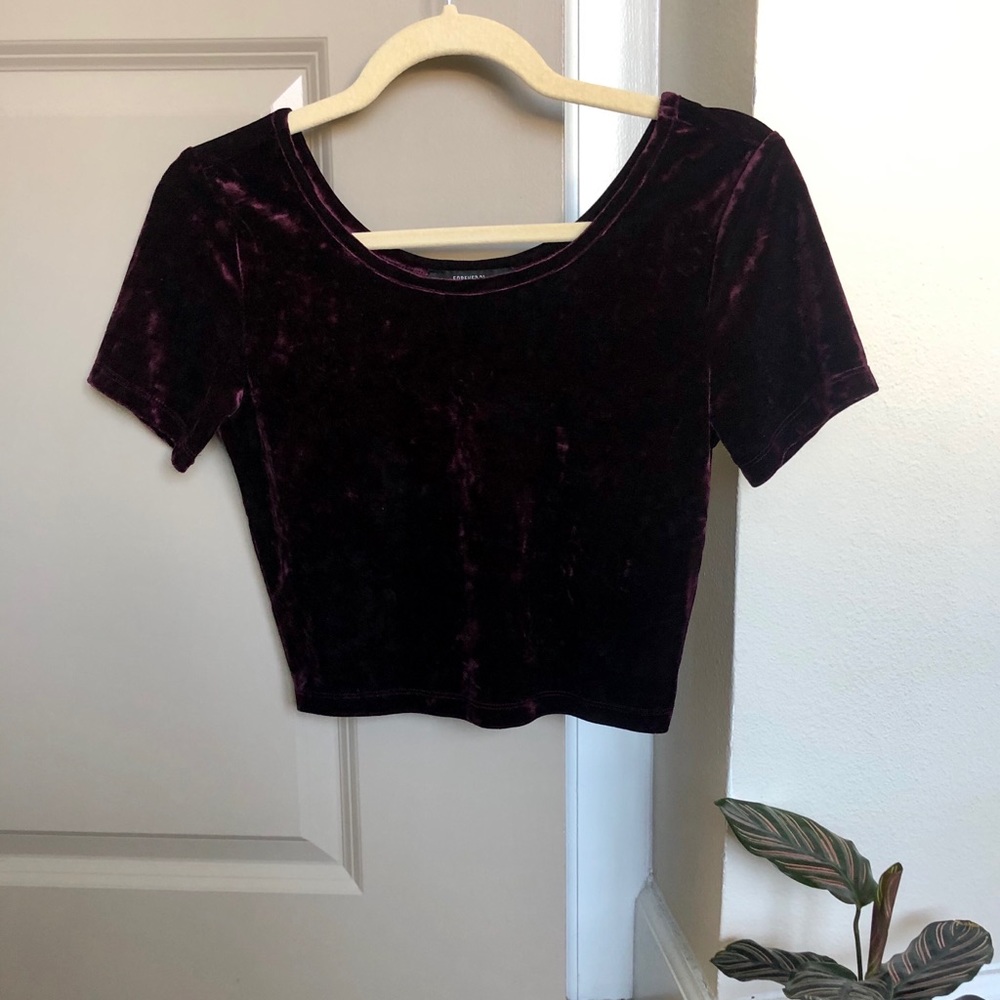 🍷 Burgundy velvet crop top 🍷